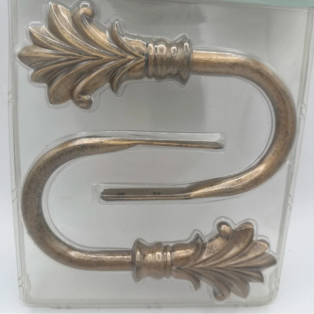 Waverly Garden Room Drapery Metal curtain Drapes Holdbacks/ Scarfhooks Set